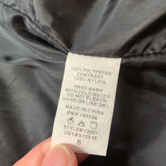 Wanna B Women’s Black Herringbone Size Small Full Zip Up Sleeveless - Picture 6 of 6